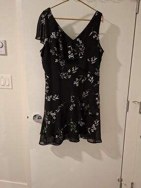 ABS Women's Classic Sheer Black Floral Ruffle/Tiered V-Neck Dress (Size L)